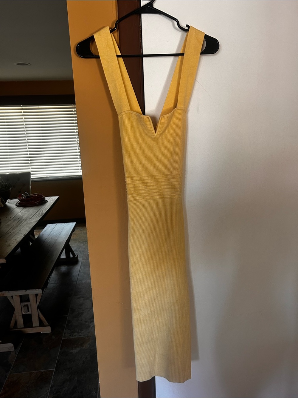 Express Pastel Yellow Bodycon Midi Dress Cross Open Back Ruched Medium/Small - Picture 10 of 10